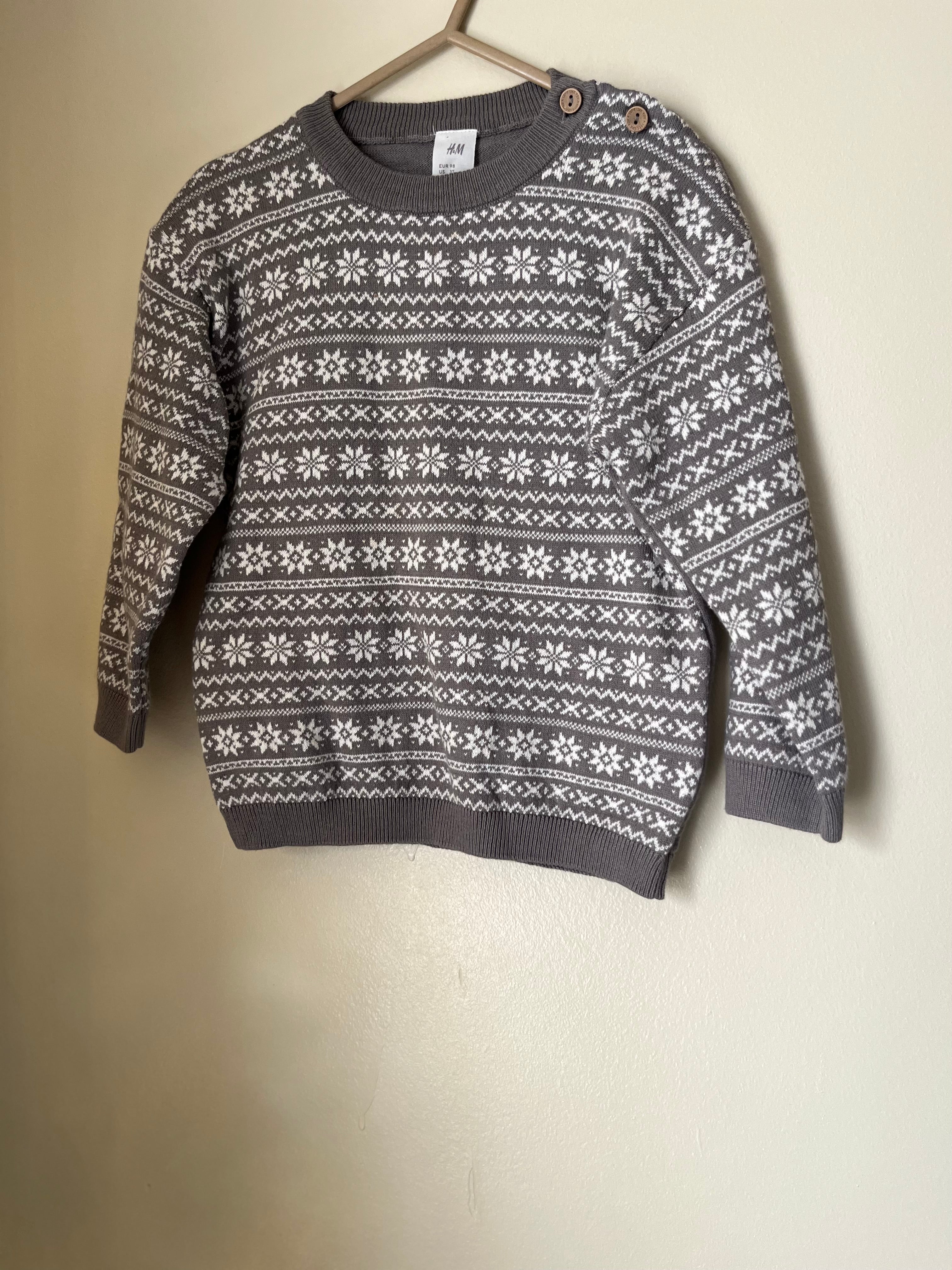 H&M || Snowflake Sweater in light grey || 3Y