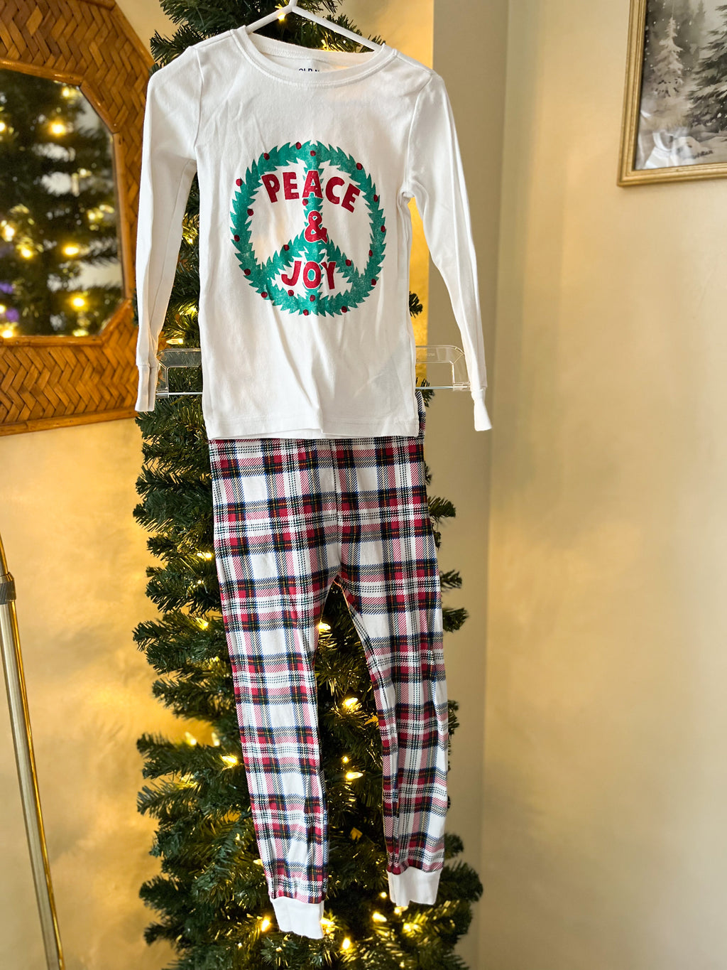 Old Navy || Peace and Joy Pjs || 5Y