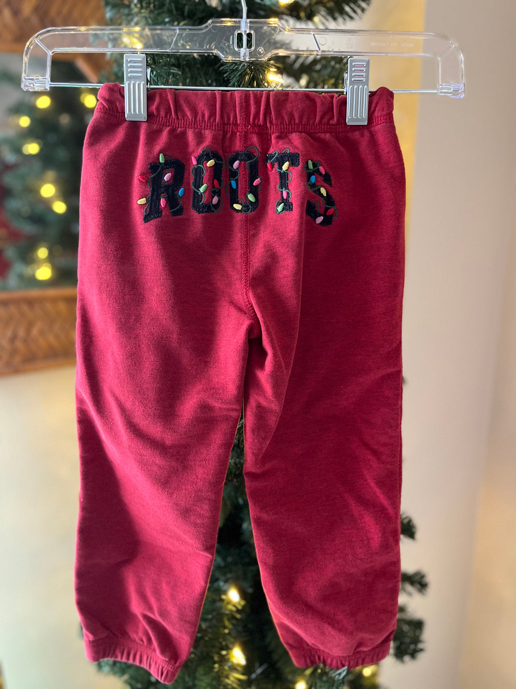 Roots || Christmas pants || 3Y