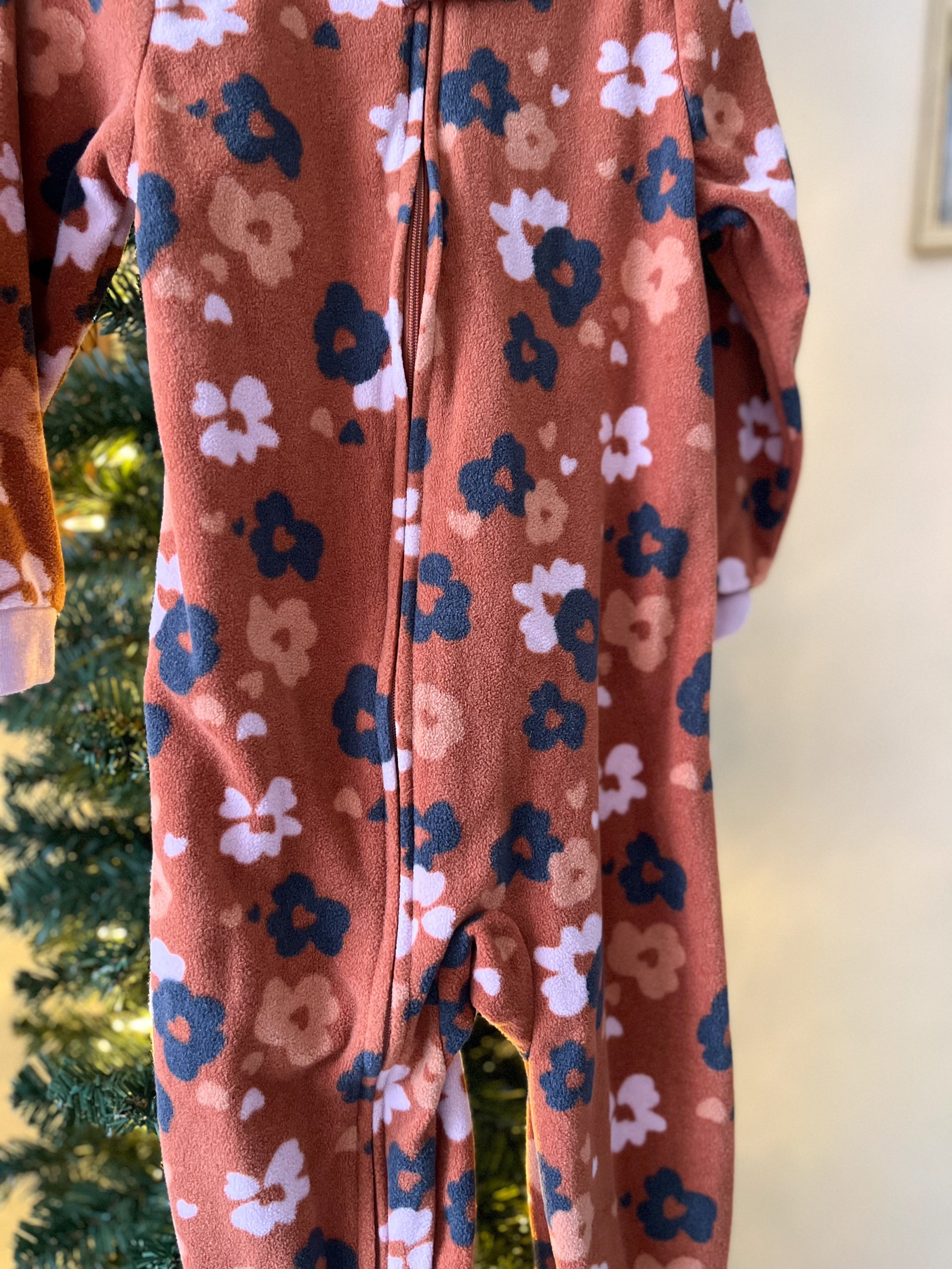 Carters || Brown Floral Fleece Pjs || 3Y