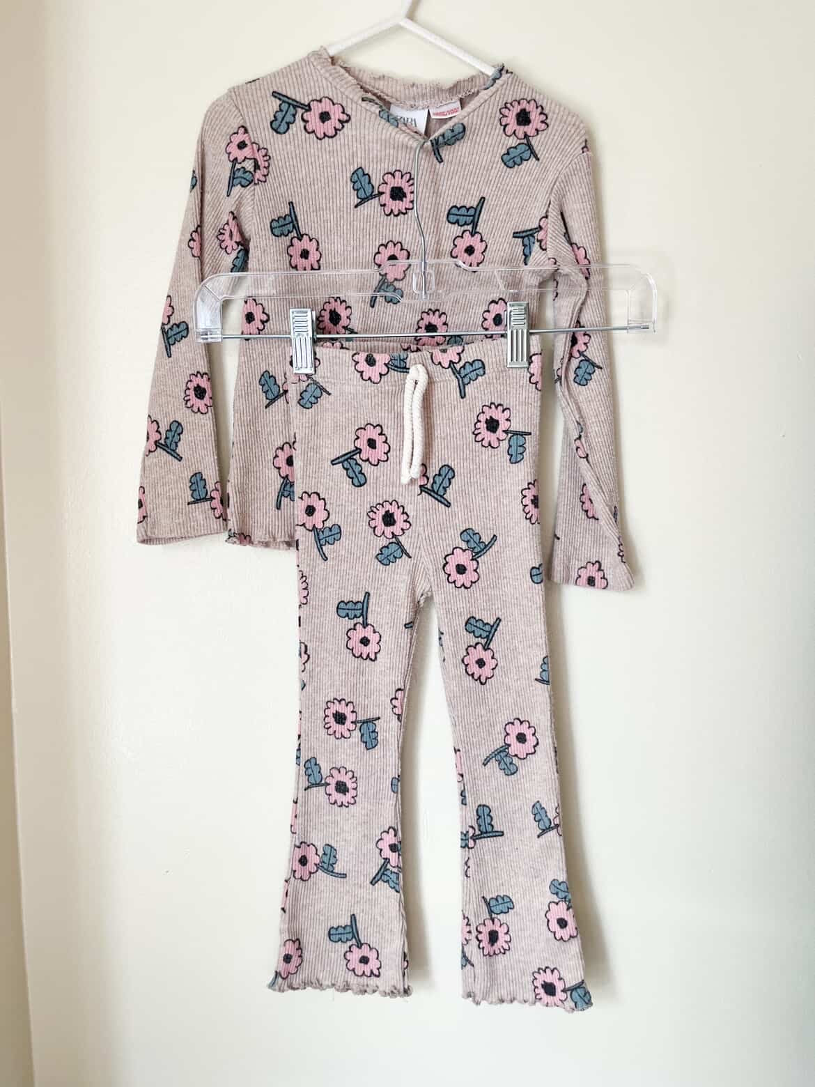 Zara || Flower Set on Beige || 2-3Y