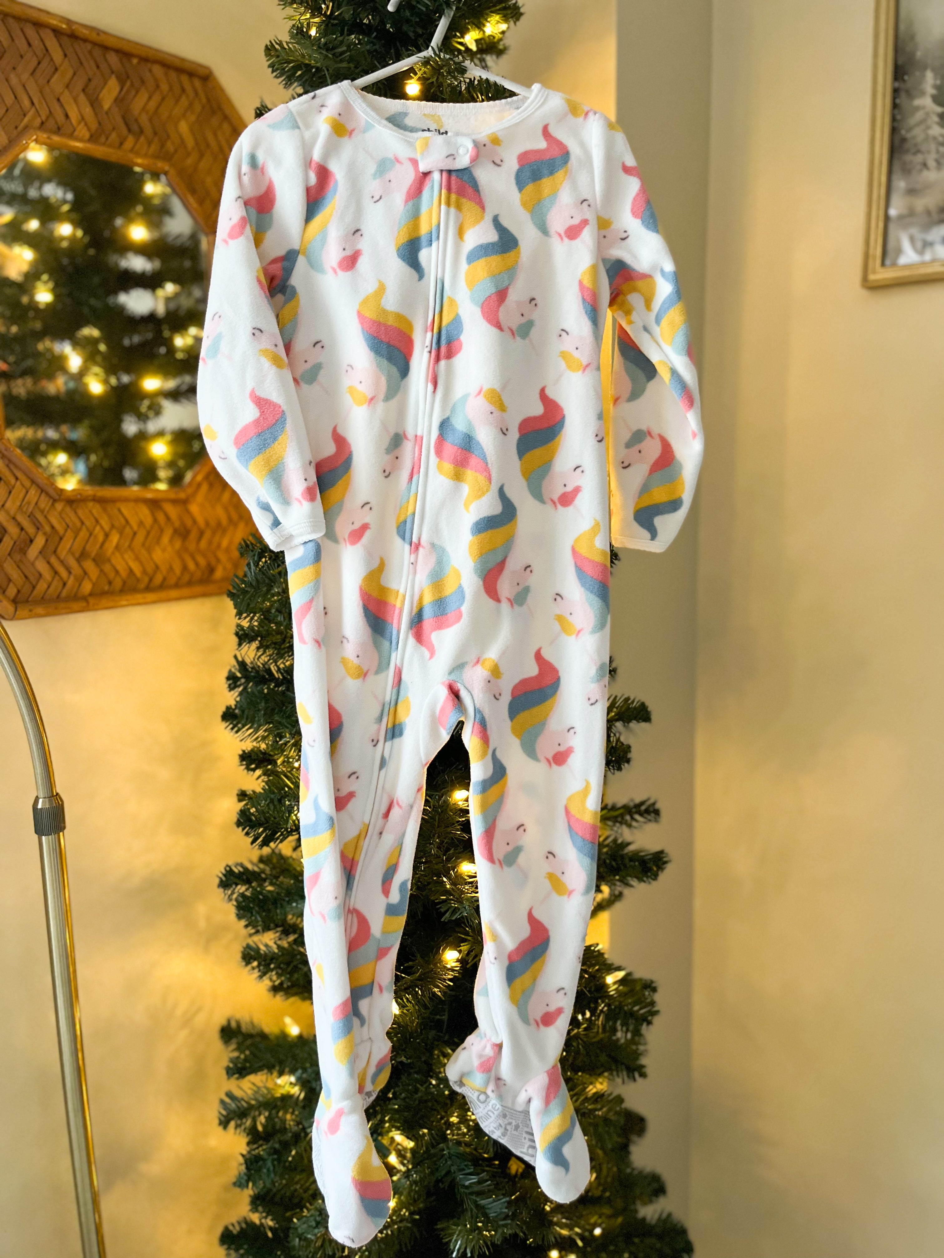 Carters || Rainbow’s Unicorn Fleece Pjs || 3T