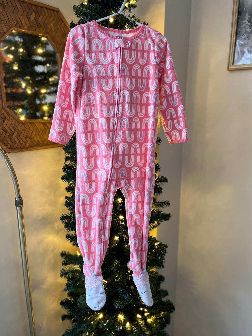 Carters || Rainbow’s and Unicorn’s Pjs || 3T